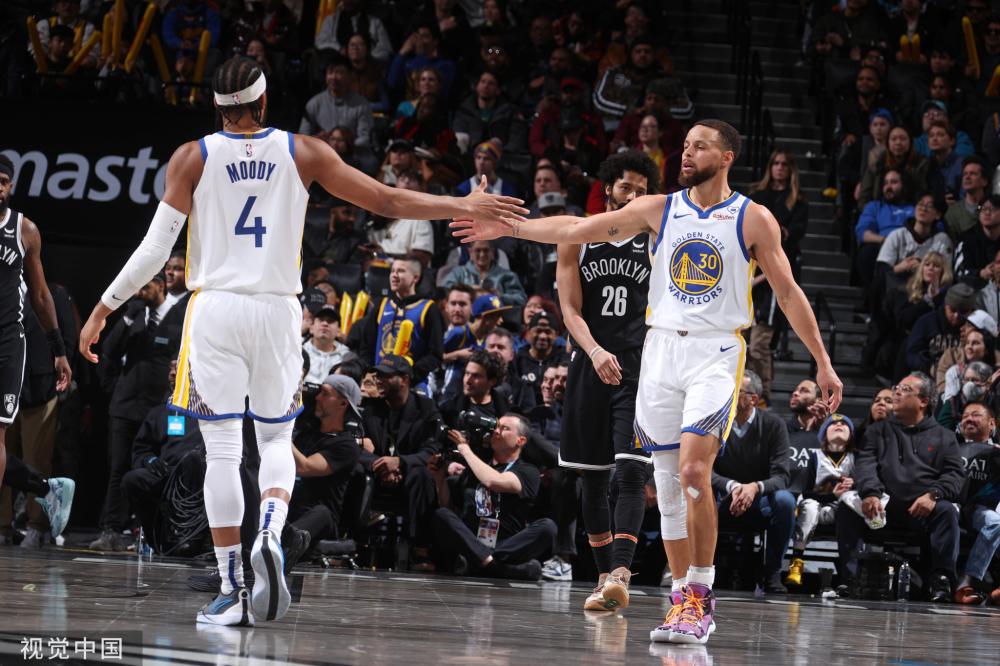 转换进攻中 转换进攻中